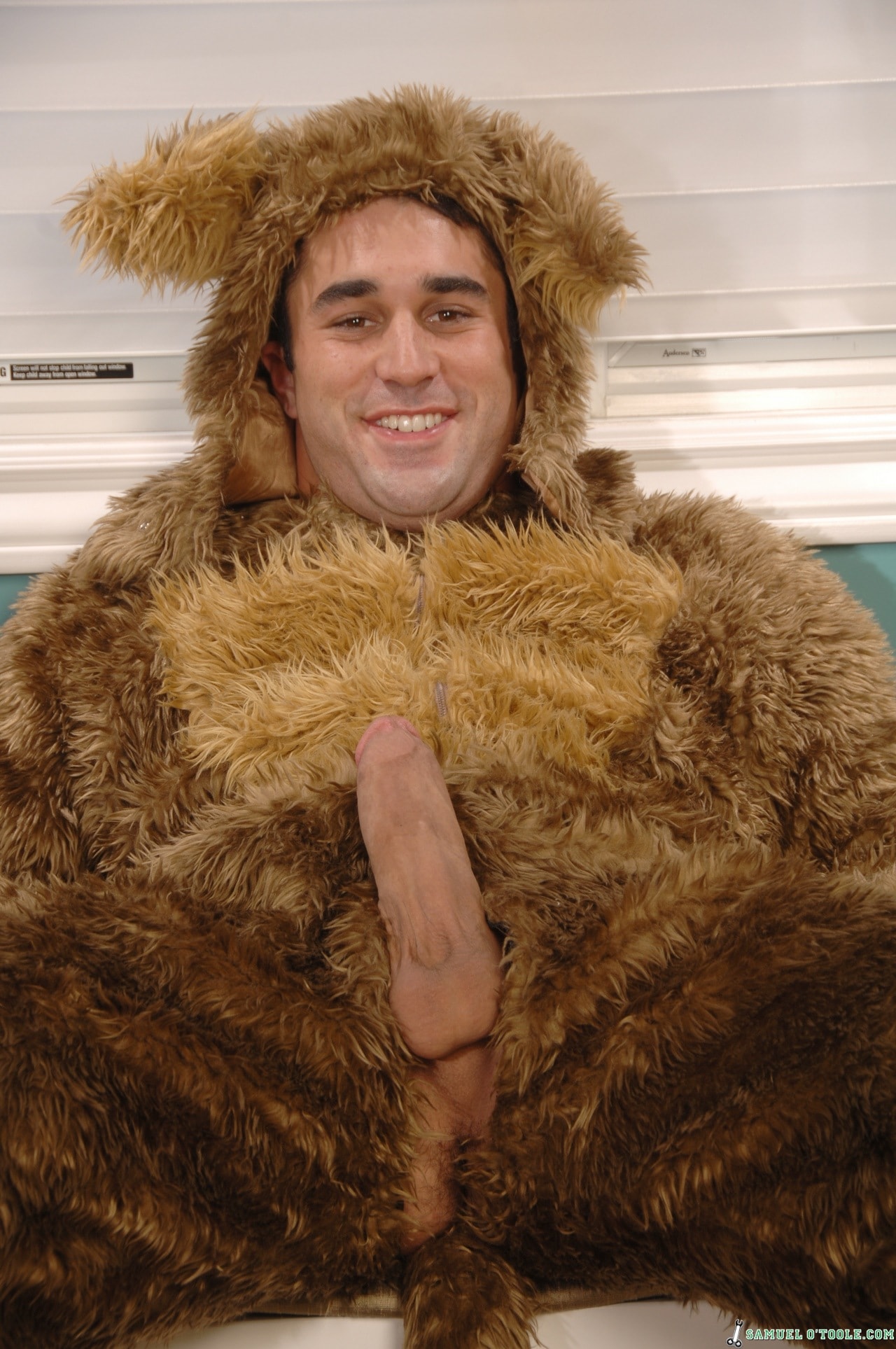 Next Door Studios 'Bearly Fur Real' starring Samuel O'Toole (Photo 8)