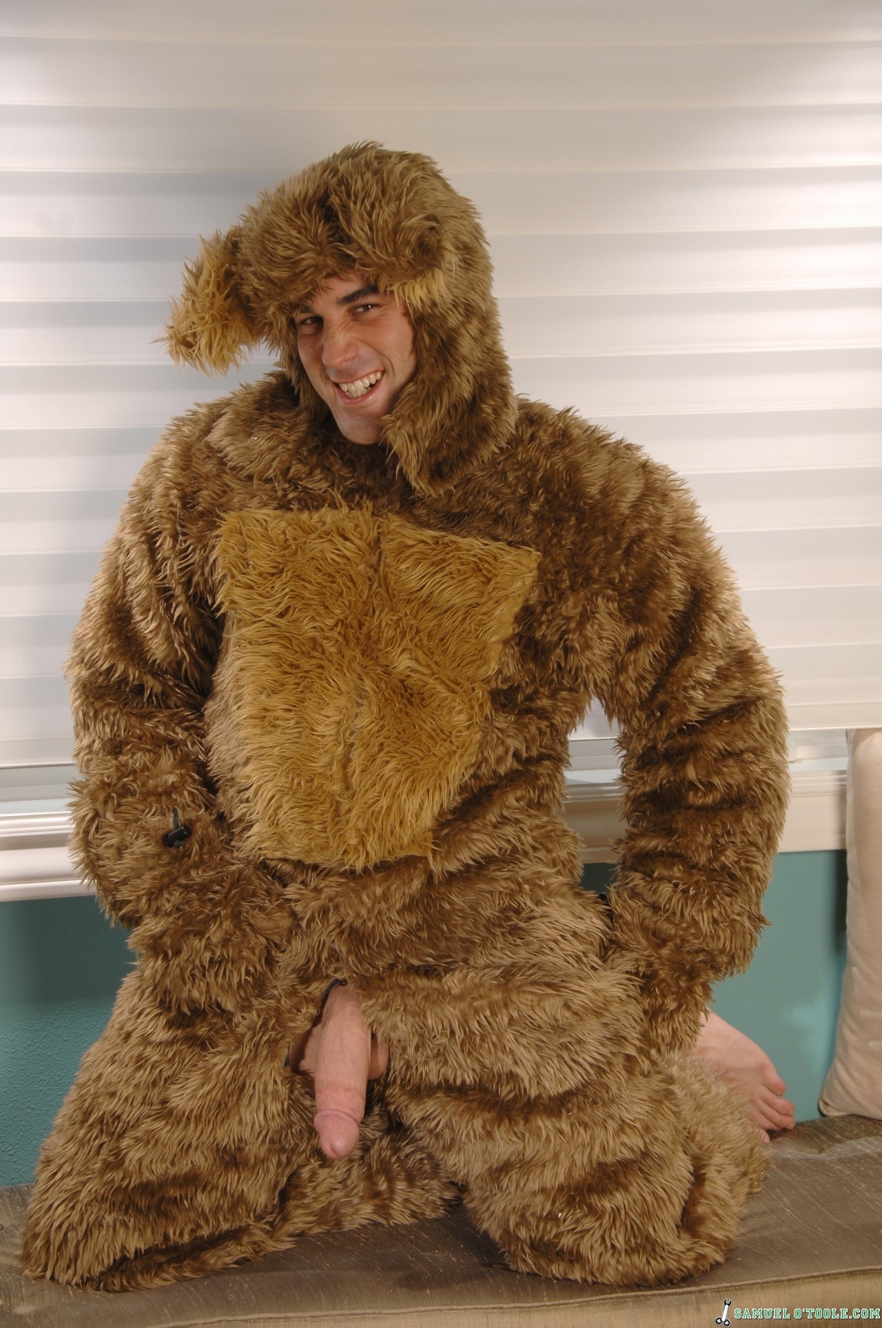 Next Door Studios 'Bearly Fur Real' starring Samuel O'Toole (Photo 10)